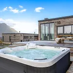 Hébergement de vacances Arctic Aurora With Jacuzzi And Sauna Lyngværet