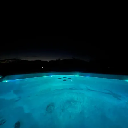 Arctic Aurora With Jacuzzi And Sauna *