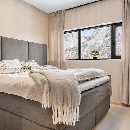 Arctic Aurora With Jacuzzi And Sauna Lyngværet