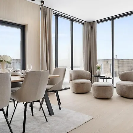 Arctic Aurora With Jacuzzi And Sauna * Lyngværet