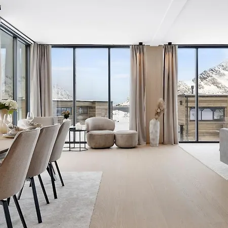 Arctic Aurora With Jacuzzi And Sauna