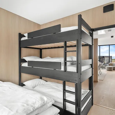 Arctic Aurora With Jacuzzi And Sauna * Lyngværet