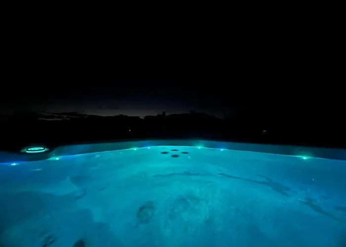 Arctic Aurora With Jacuzzi And Sauna *