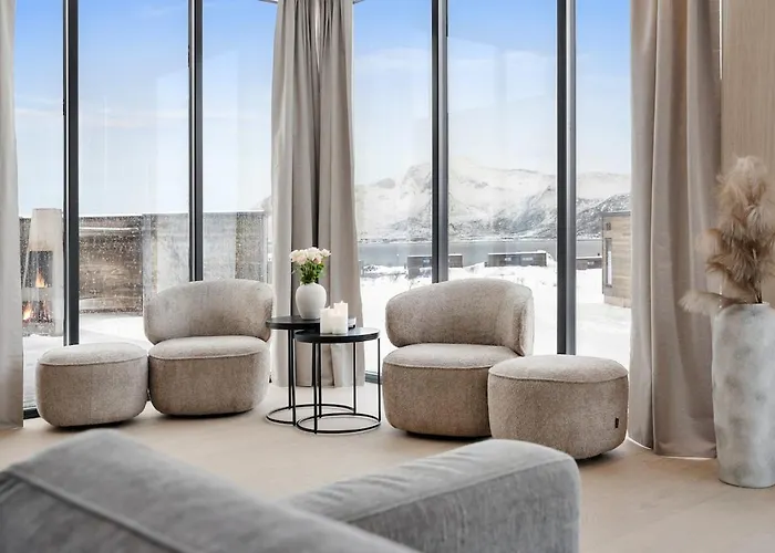 Arctic Aurora With Jacuzzi And Sauna Lyngværet